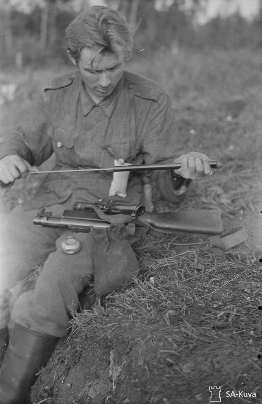 quick change barrel cleaning weapon maintenance field strip break down soldier military suomi model 1931 machine gun