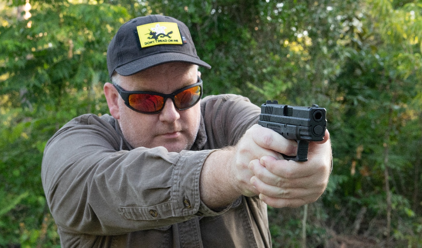 shooting the springfield armory xd-9 pistol gun control law regulator sight alignment