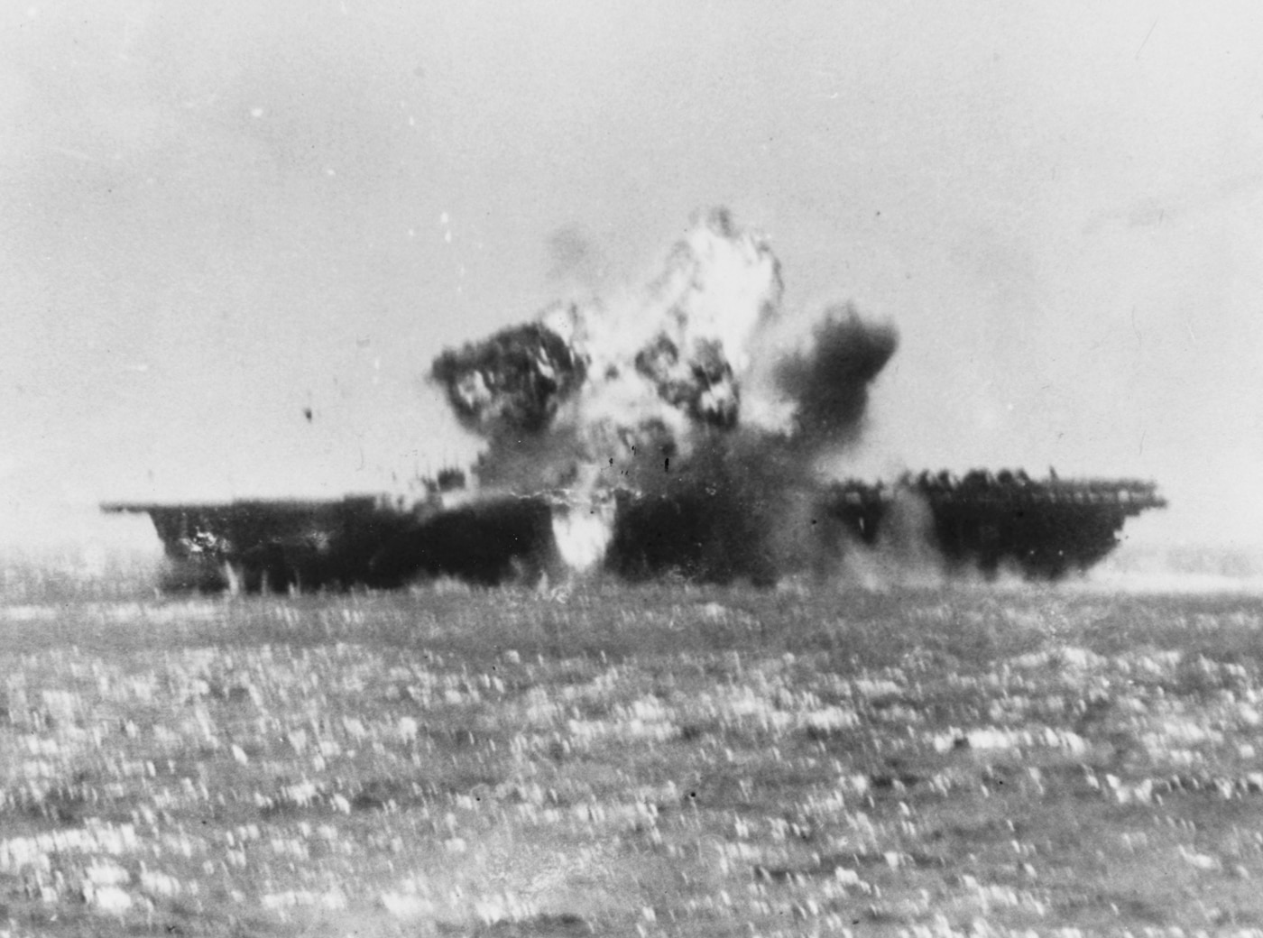 uss essex hit by japanese kamikaze aircraft in 1944 world war 2 philippines