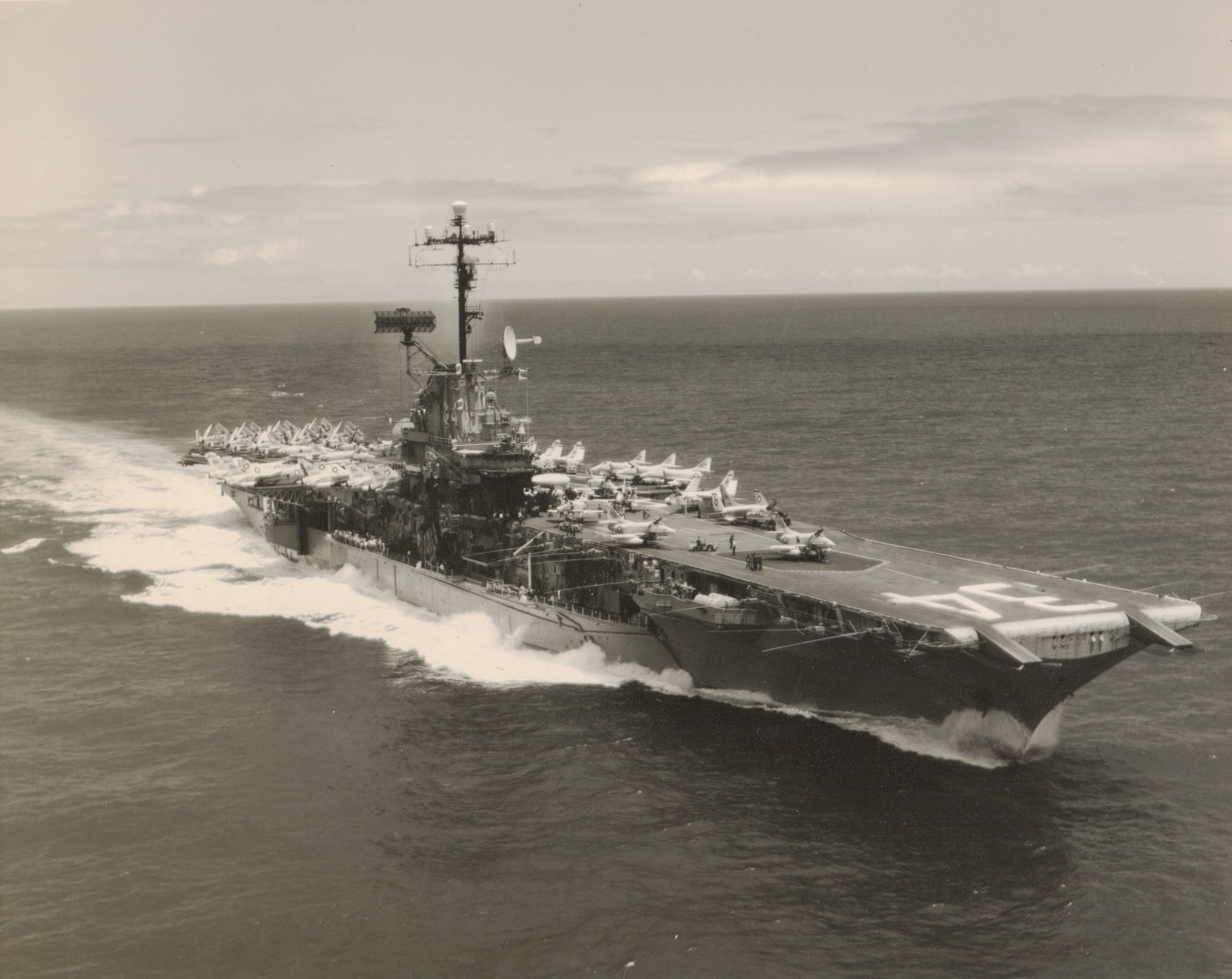 uss oriskany cva-34 essex class air craft carrier 1967