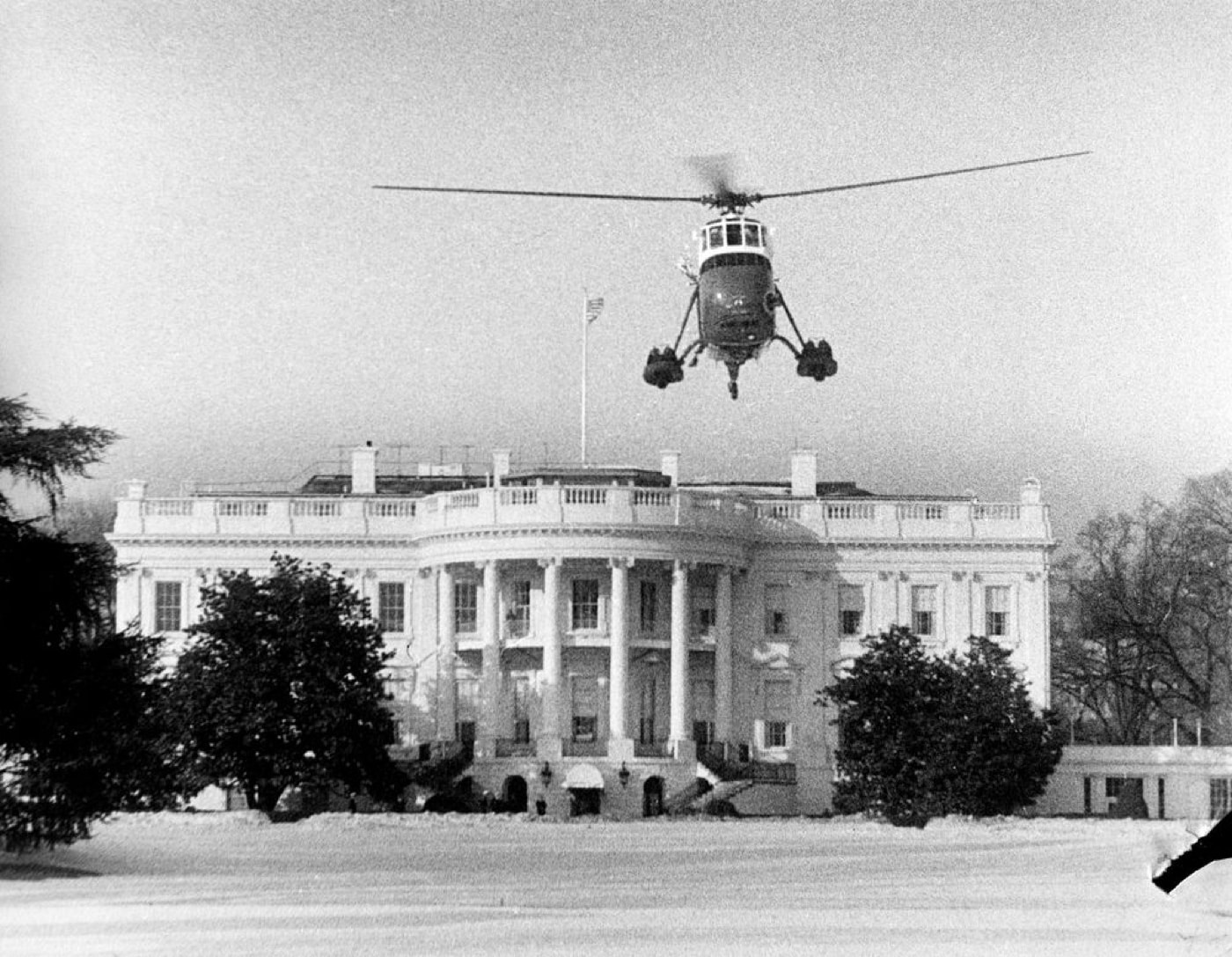 In this photo, the First Family is transported in Marine One. In the background is the White House. Transport versions could carry 12 people — not bad for a piston engine helo. The Choctaw served multiple presidents in addition to its participate in Vietnam. Vietnam was considered by many to be the first helicopter war. 