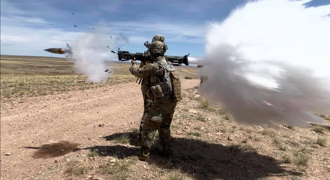 US soldiers fire Carl Gustaf 84mm AT recoilless rifle