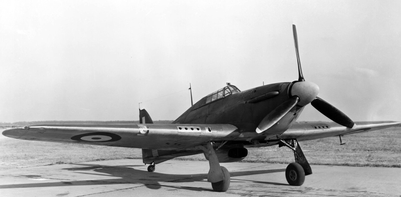 This high resolution photo of a Hawker Hurricane clearly shows its 8 Browning machine guns in the leading edges of its wings.