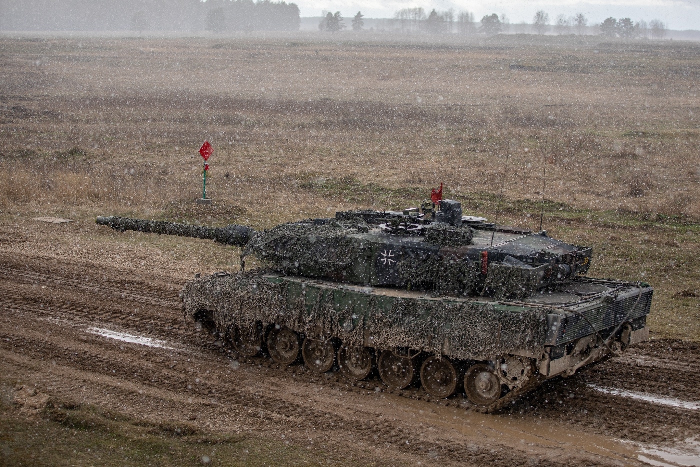 German Leopard 2A6 tank in snow