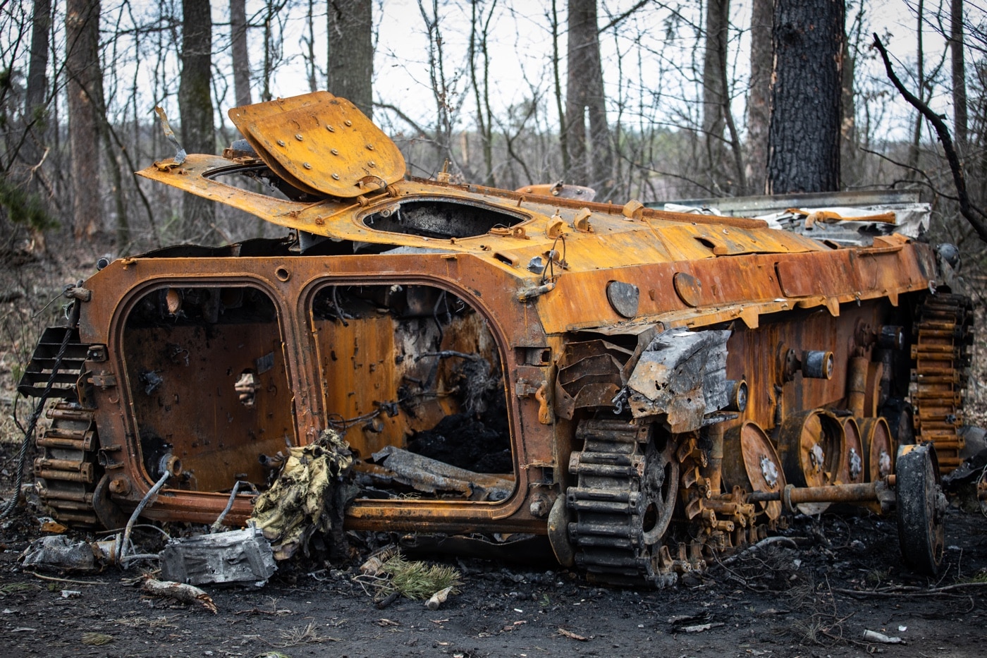 In this photo we see a Russian BMP that was destroyed near Kyiv. It had been part of a Russian convoy that was driving toward the capital of Ukraine after the airport had been fully captured. 