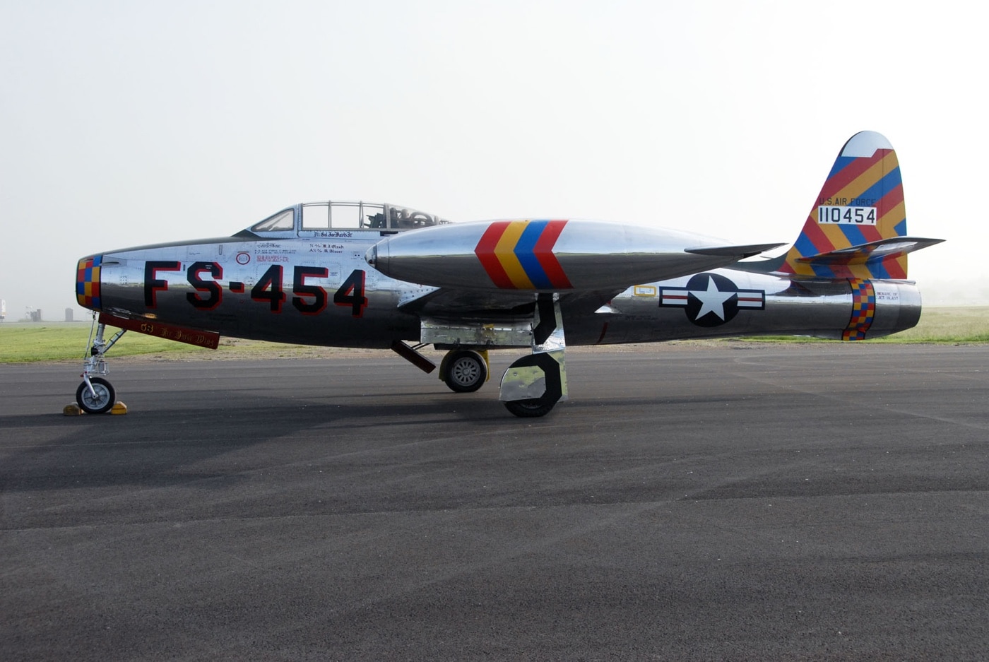 side view of F-84 Thunderjet at US Air Force Museum