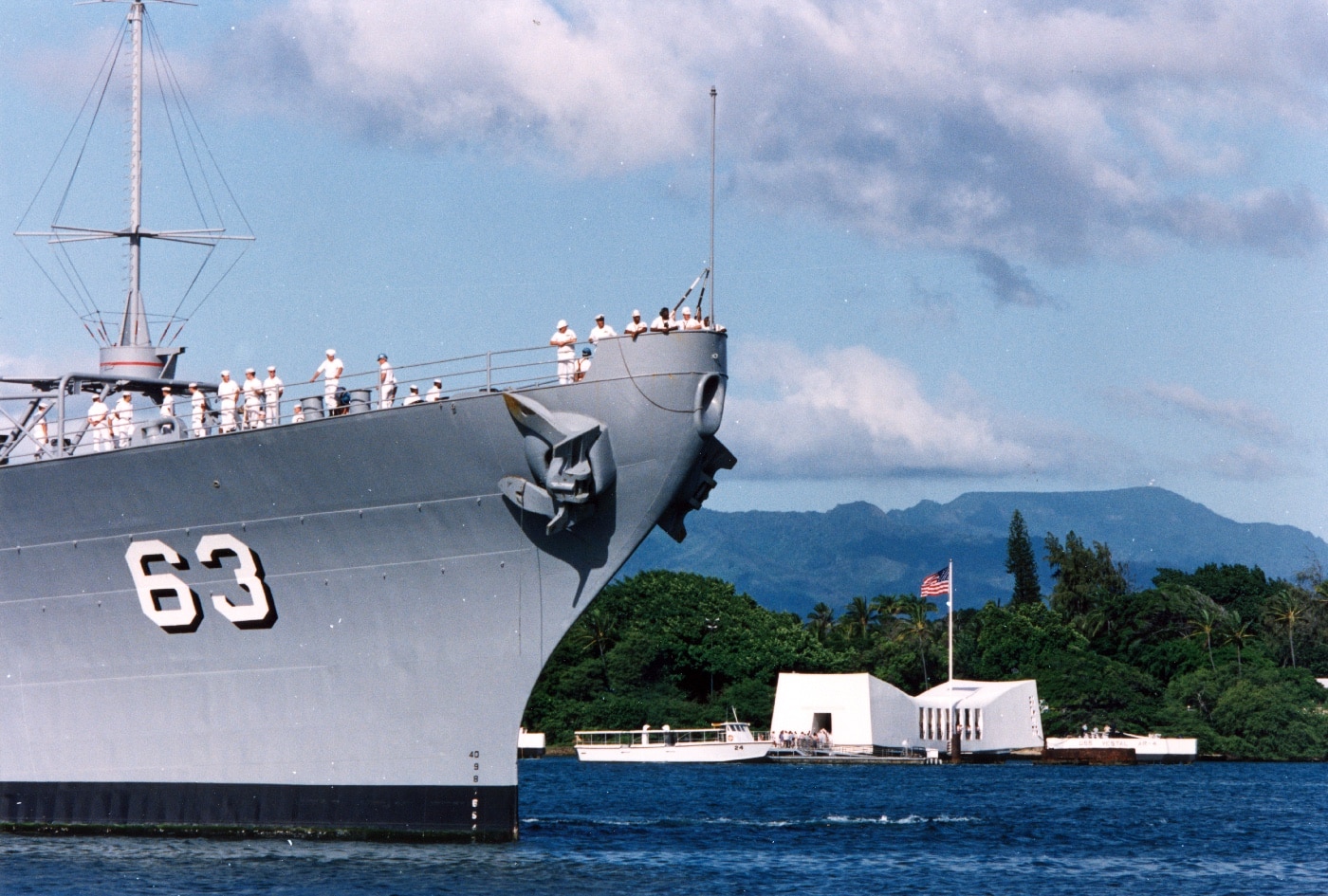 USS Missouri passes USS Arizona memorial 1991