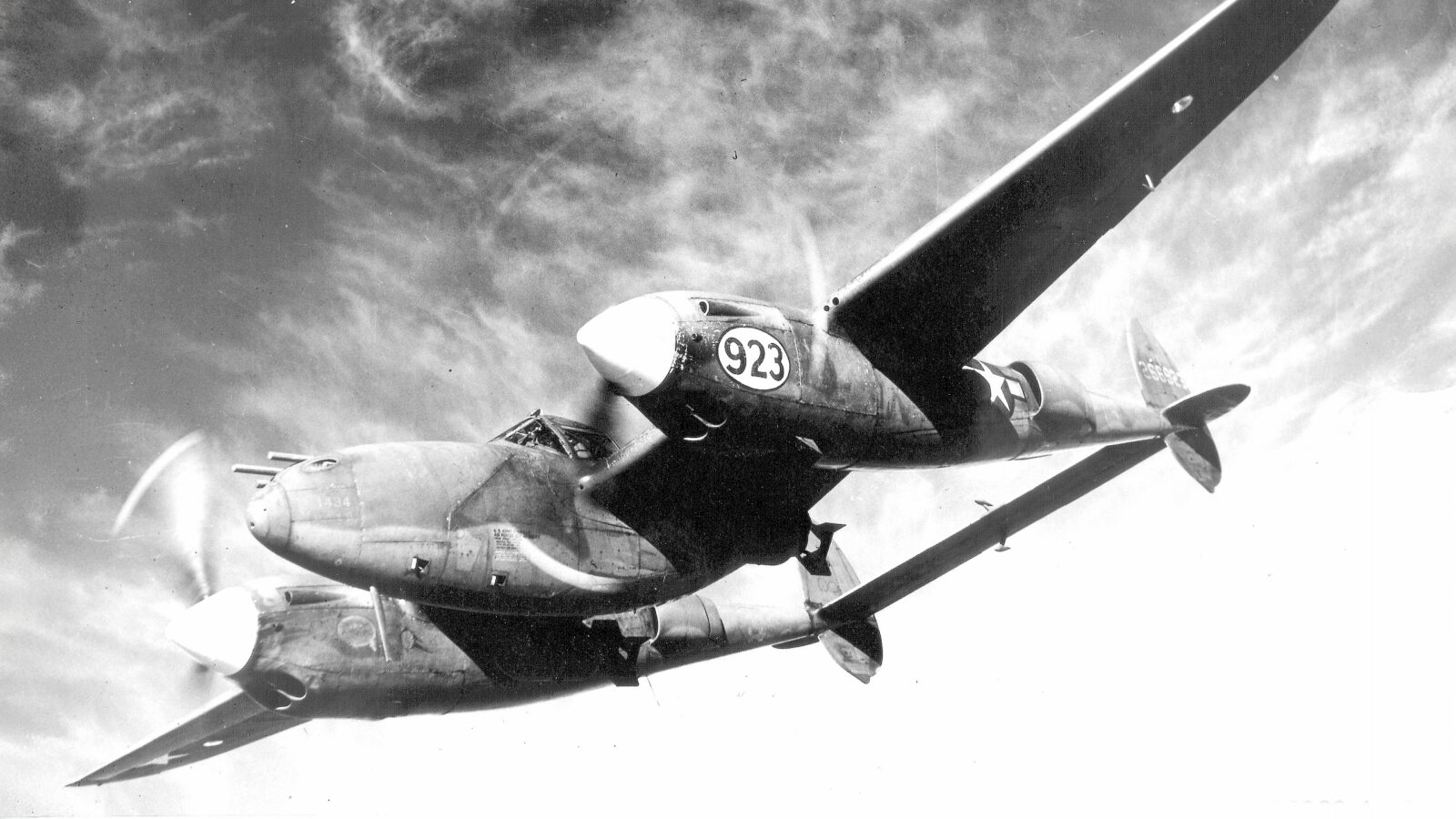Lockheed P-38 Lightning: Fork-Tailed Devil Lockheed P-38 Lightning: Fork-Tailed Devil