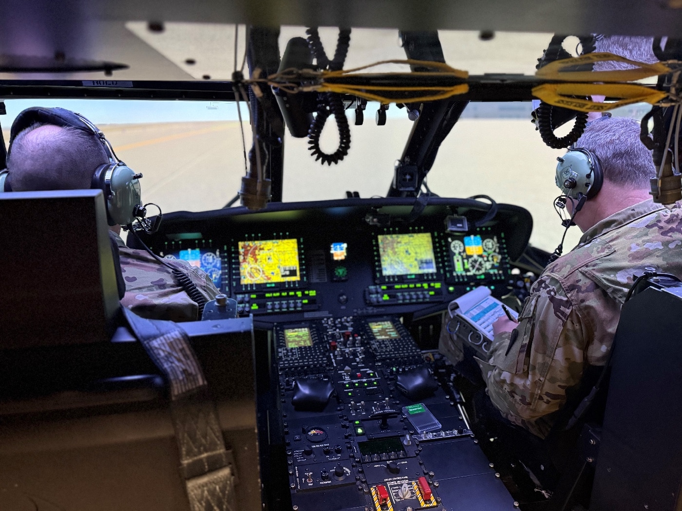 Army aviators run mission in a V-280 simulator at Redstone Arsenal 2025