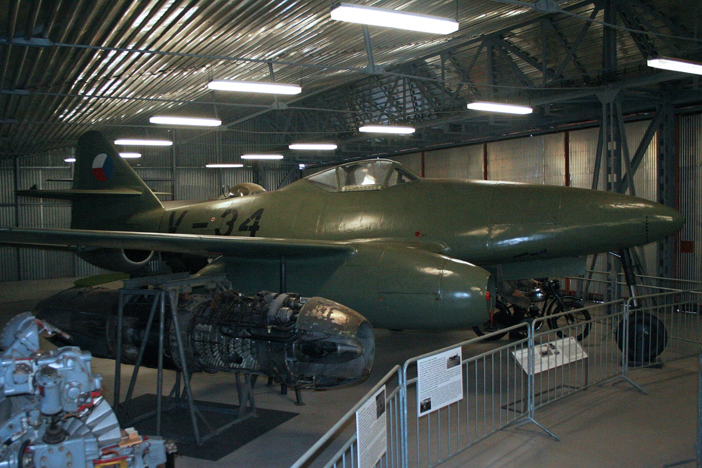Avia S-92