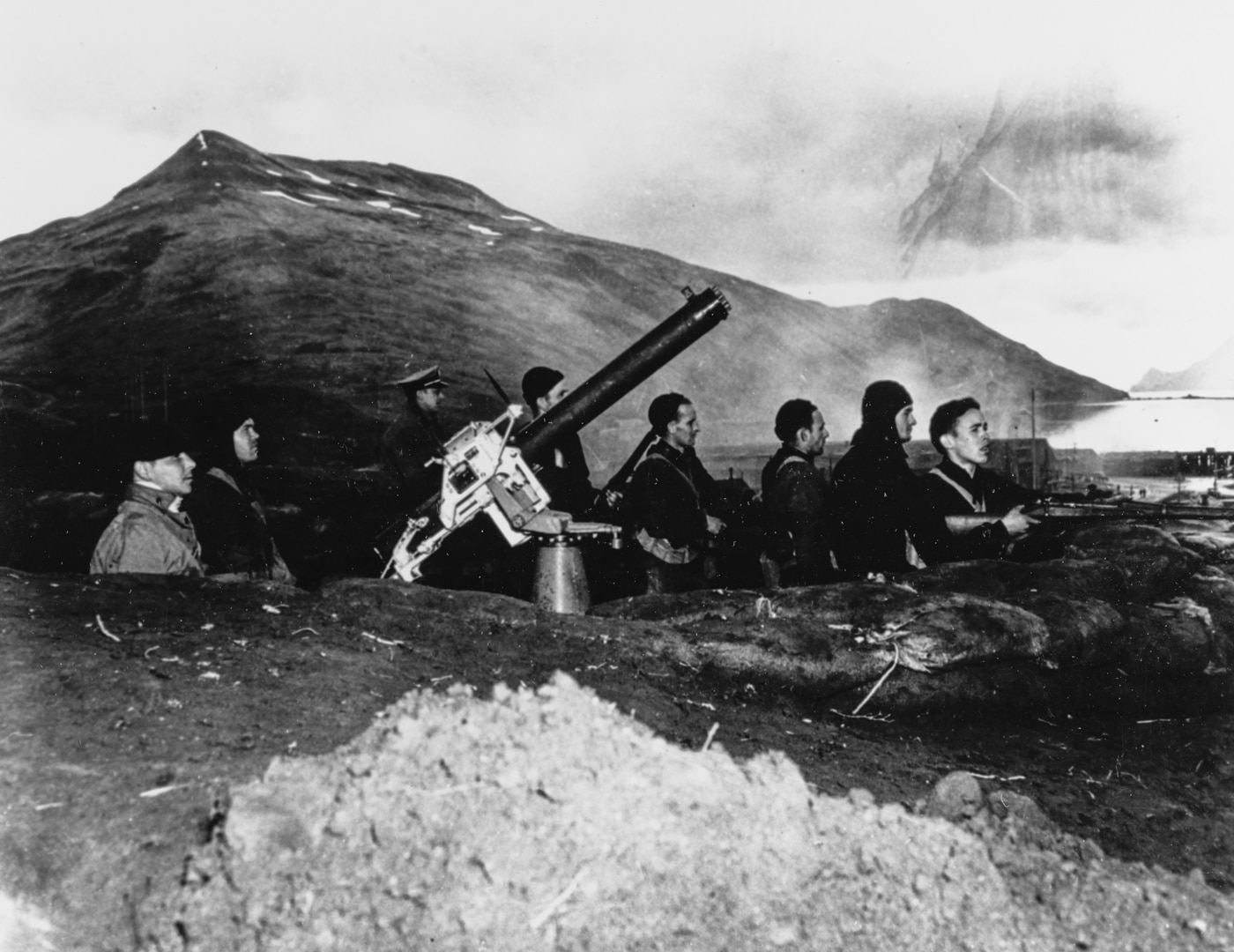 U.S. Navy machine gun crew at Dutch Harbor Unalaska
