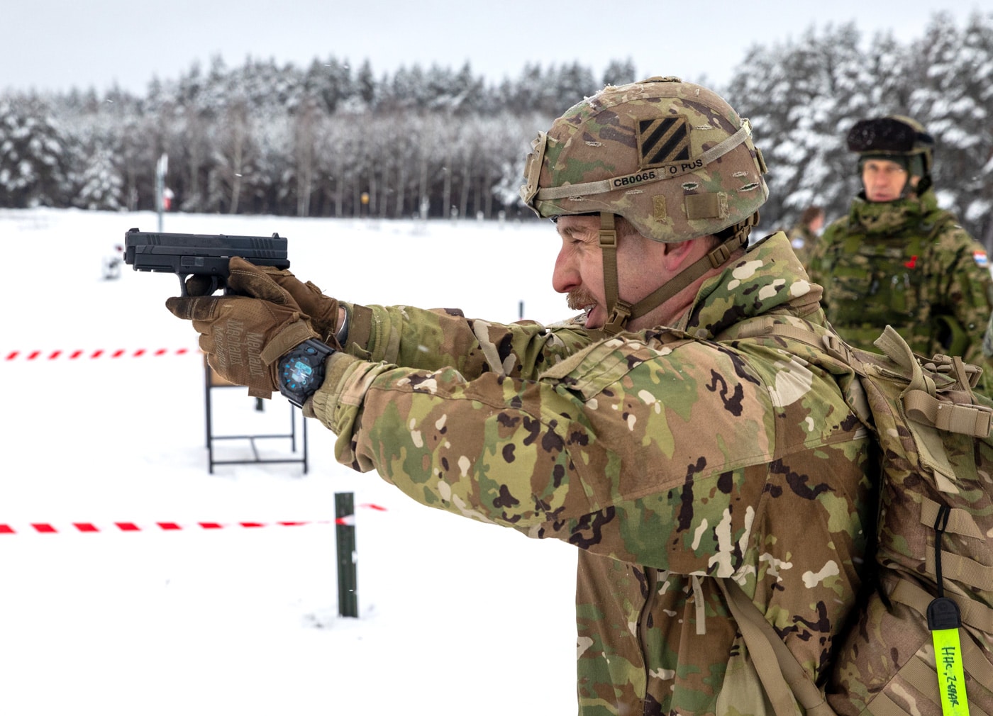 US Soldier shoots HS-9 Springfield Armory XD pistol