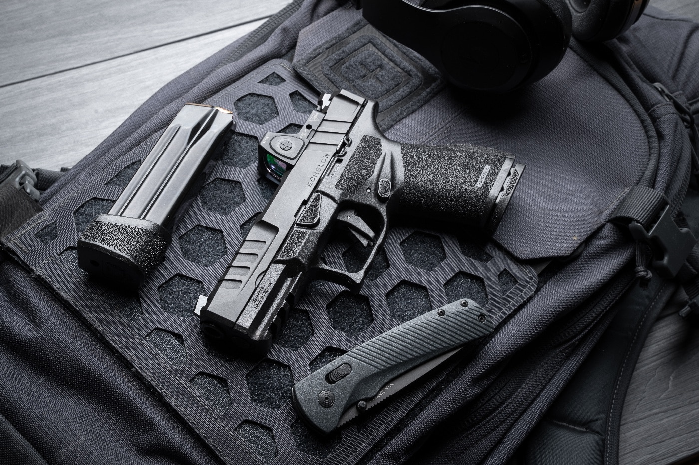 Springfield Armory Echelon 4.0C with spare magazine