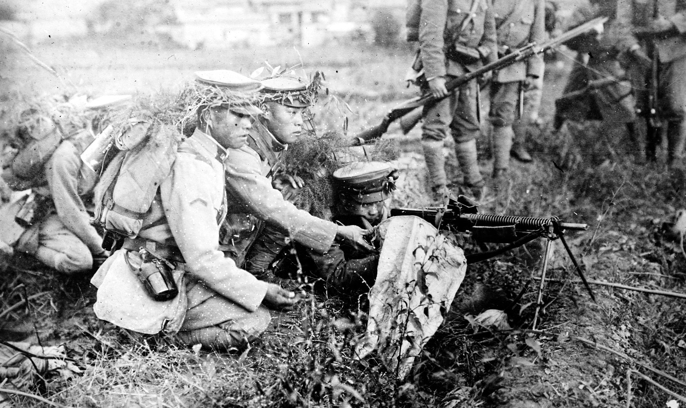 Japanese Type 11 LMG in combat in China