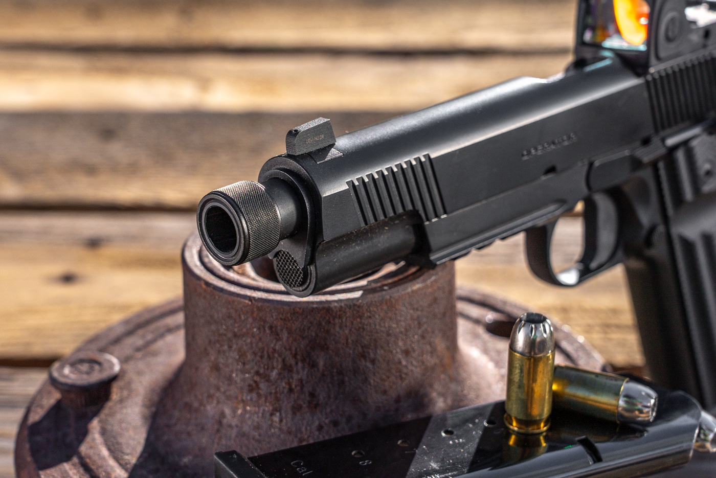 threaded barrel on Springfield Armory 1911 Operator AOS