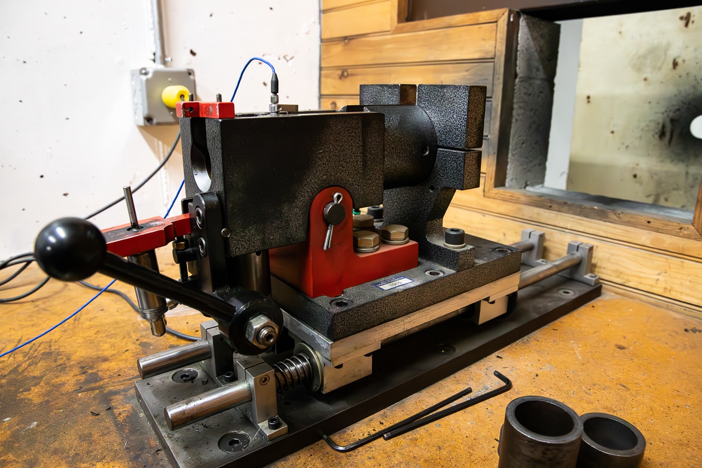Lyman testing fixture without a pressure barrel installed