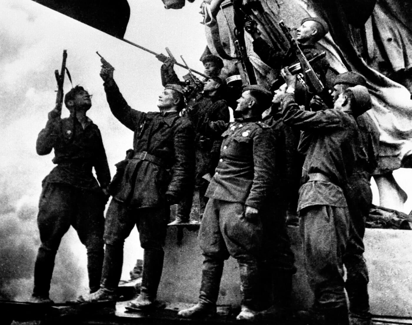 USSR Soviet Union soldiers of Red Army with collection of war trophy firearms