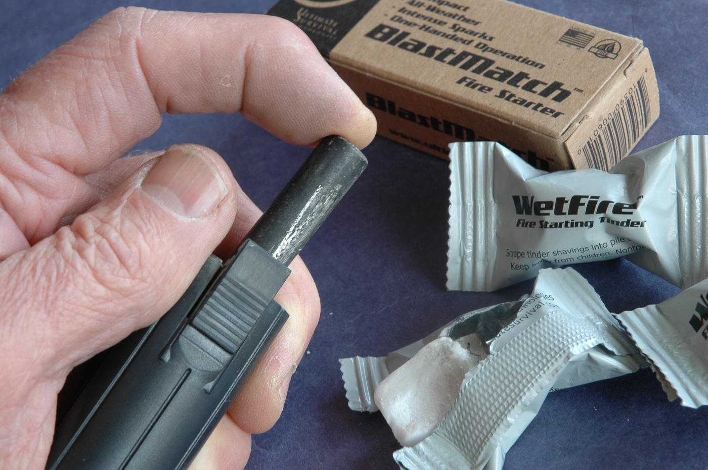 BlastMatch one handed ferro rod