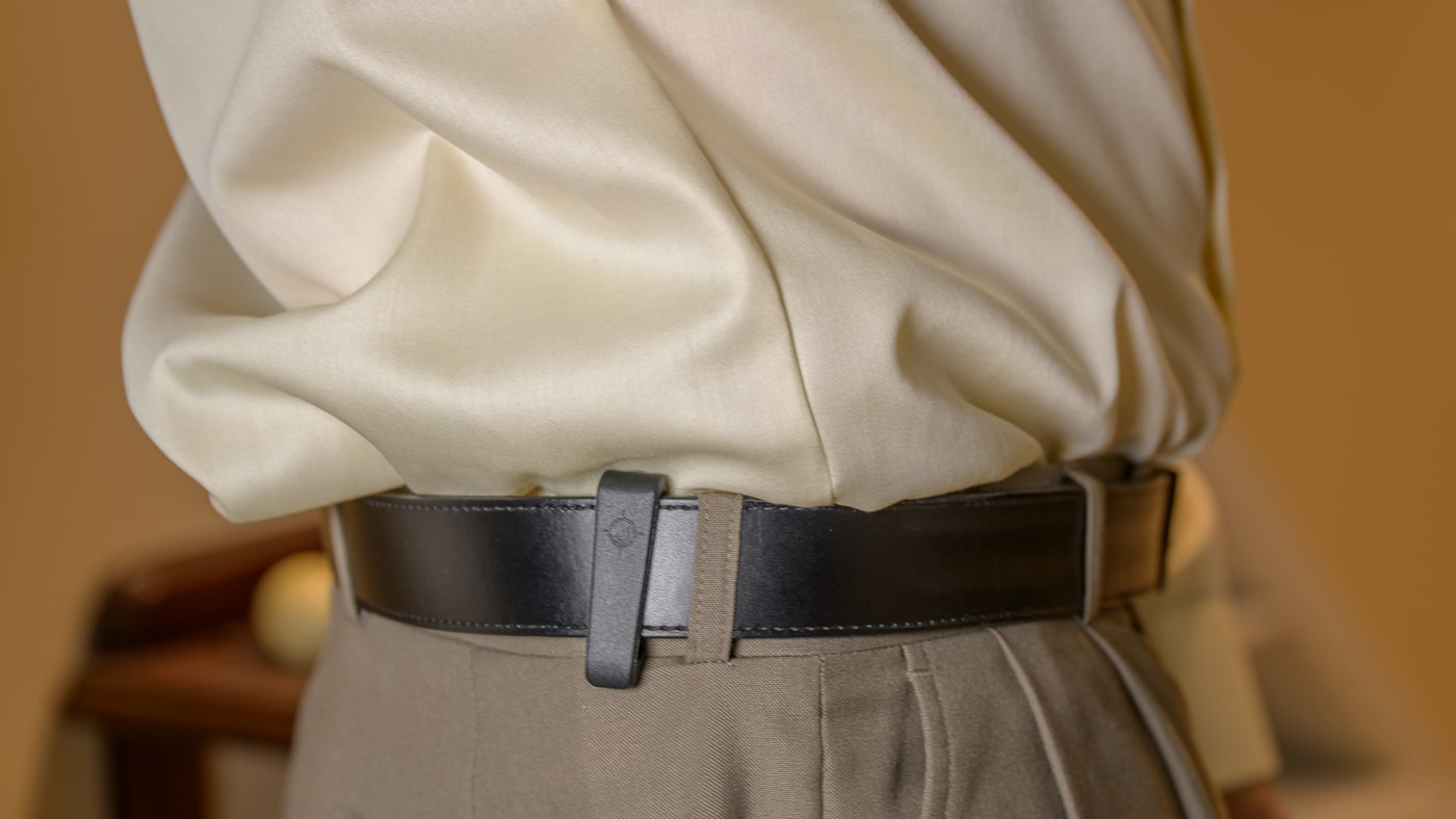shirt tucked in over MFT Minimalist holster with Springfield XD-S carried inside the waistband