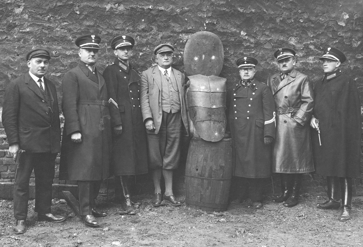 Lugers used to test Polish body armor in 1929