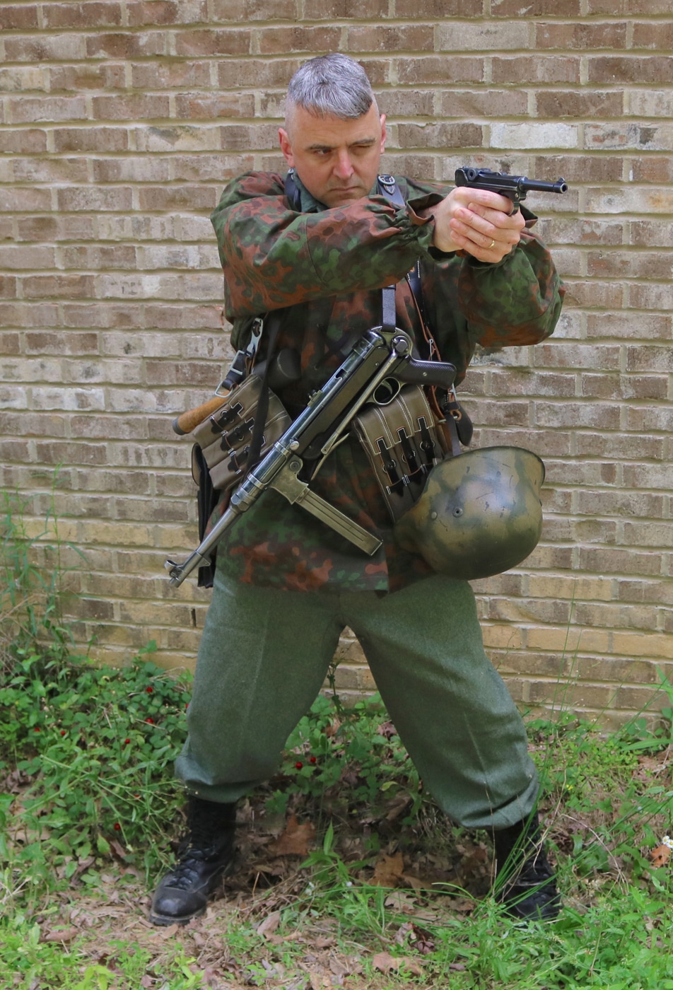 Will Dabbs shooting a P08 Luger 9mm pistol