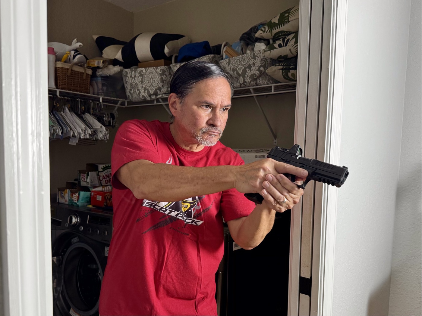 using Springfield Armory Echelon pistol during room clearing