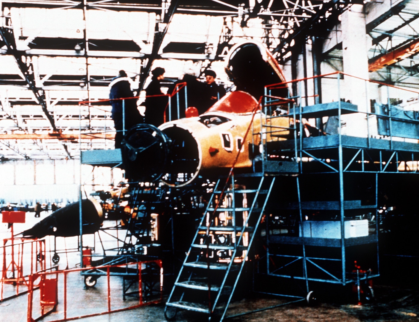 workers assemble a MiG-29 Fulcrum in the Soviet Union
