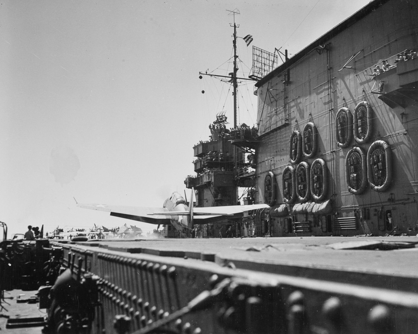 Grumman TBF Avenger lands on the deck of the USS Saratoga CV-3
