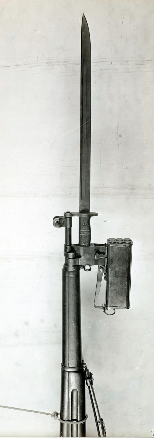 M1917 rifle with flaming bayonet type 2