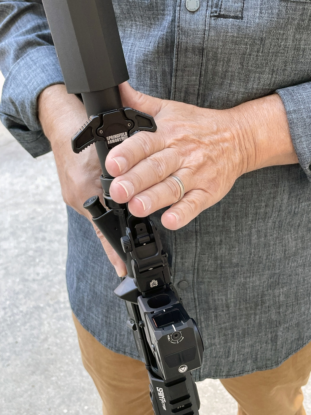 author using the blade technique with the Radian Raptor-LT charging handle