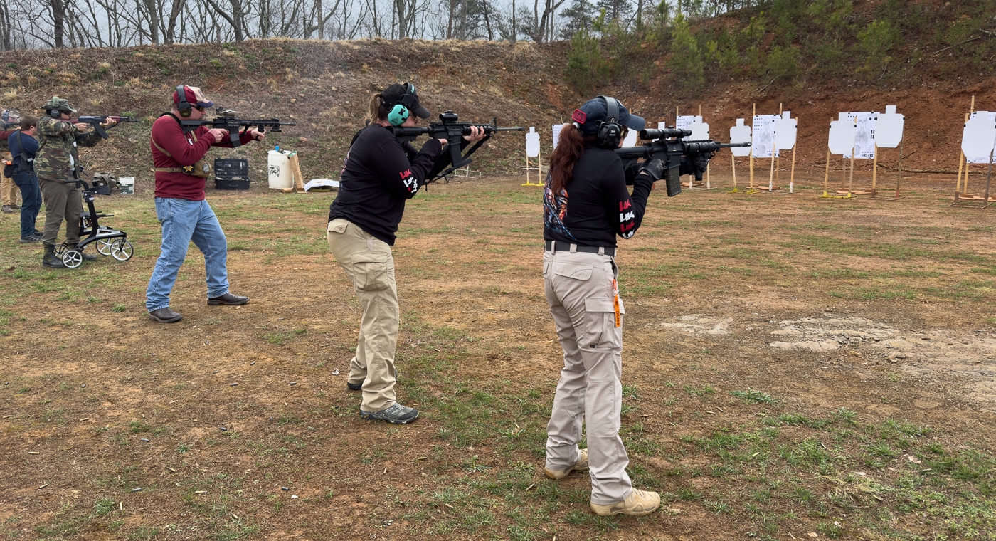 close quarters AR-15 rifle shooting