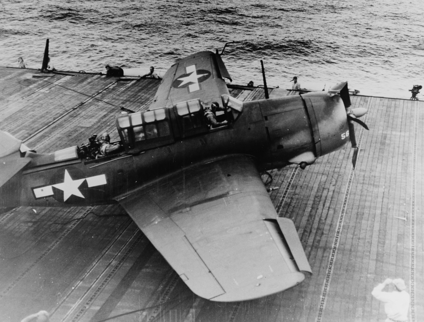 Curtiss Helldiver crashes on USS Wasp CV-18