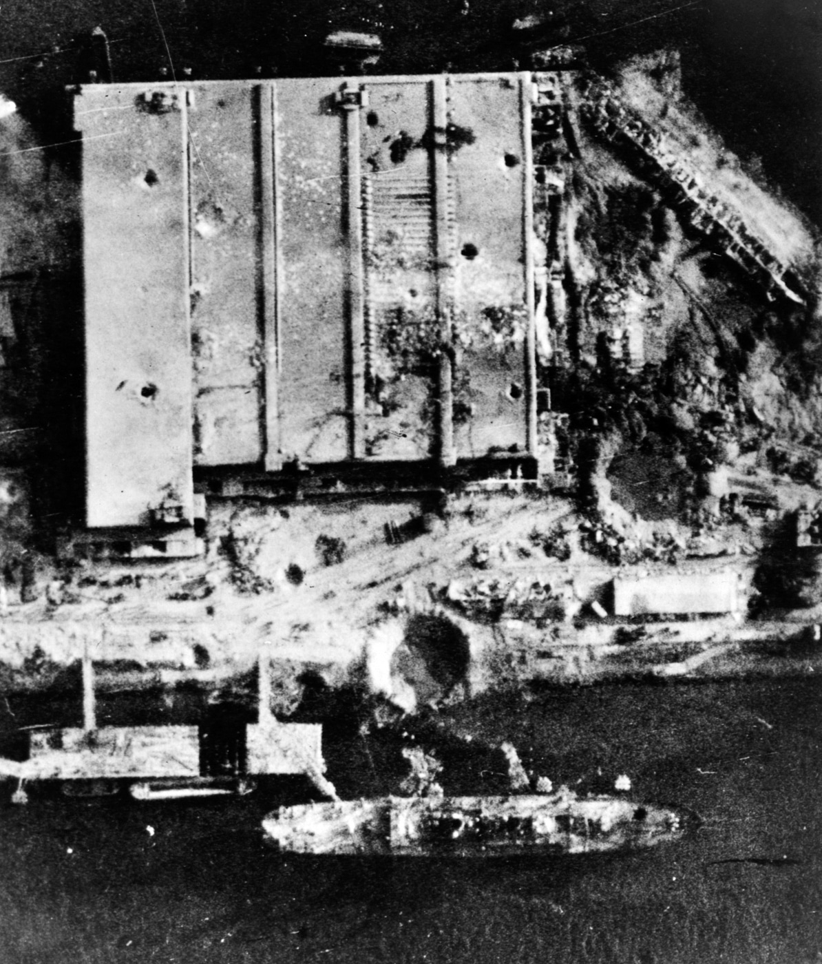 RAF Tallboy attack on Hamburg April 1945
