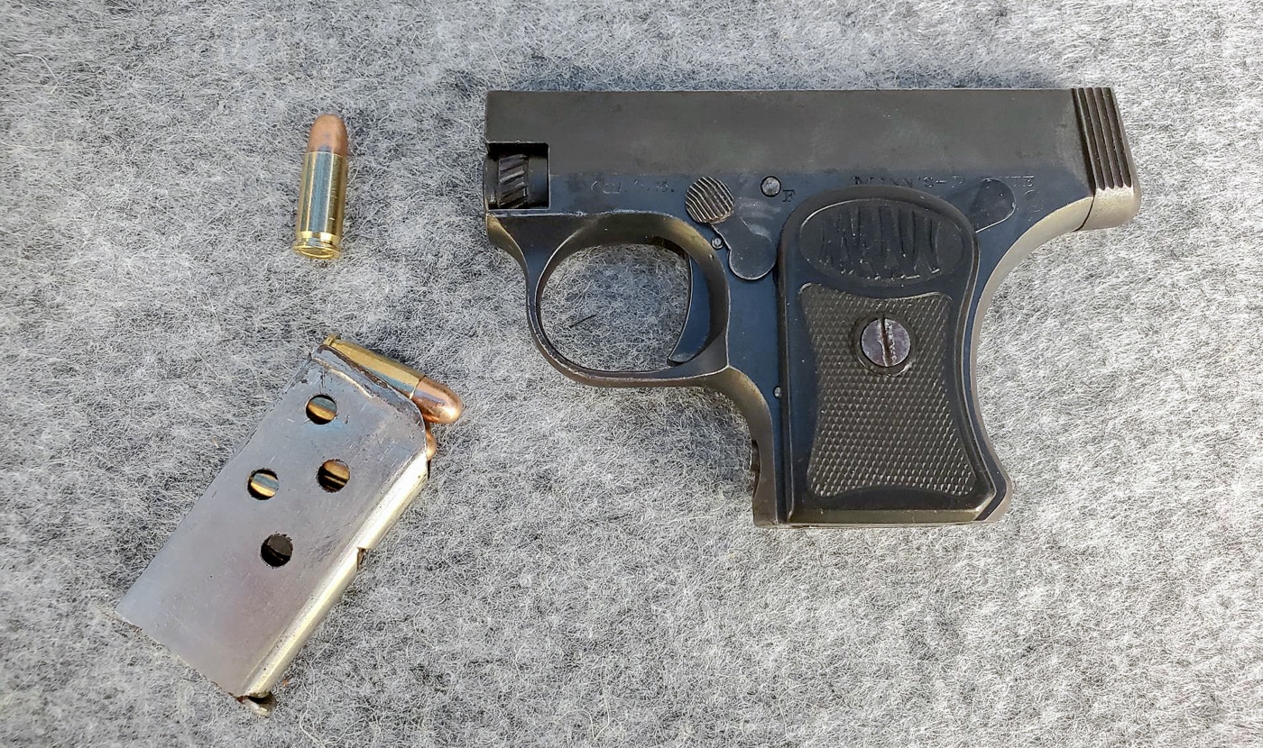 Fritz Mann Model 1921 pistol with magazine