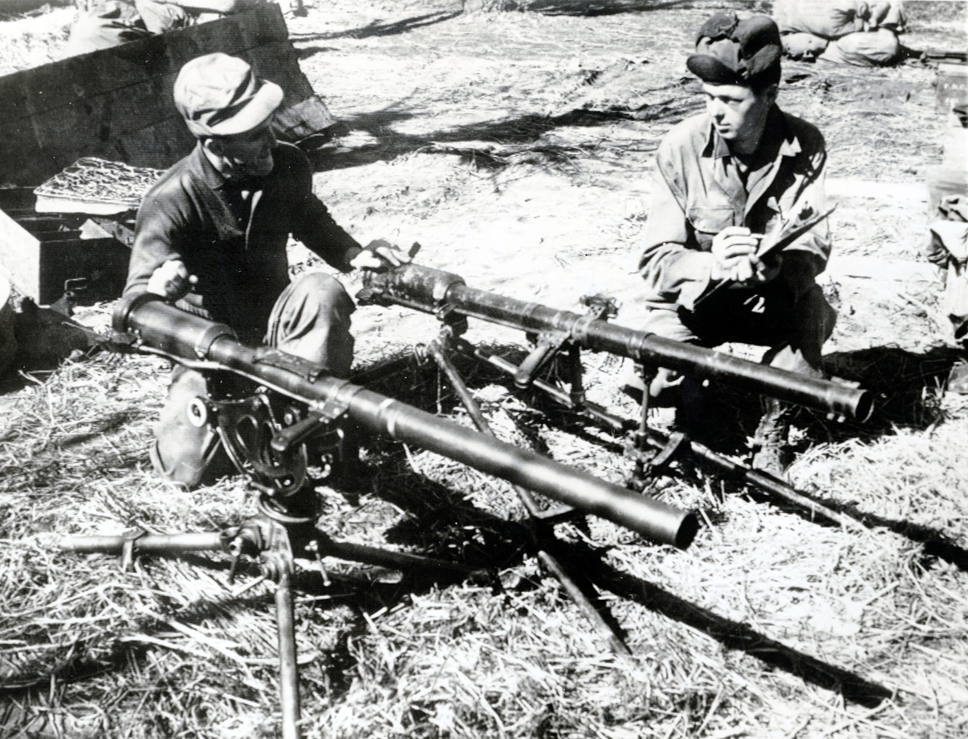 US M18 recoilless rifle compared to Chinese Type 36 clone