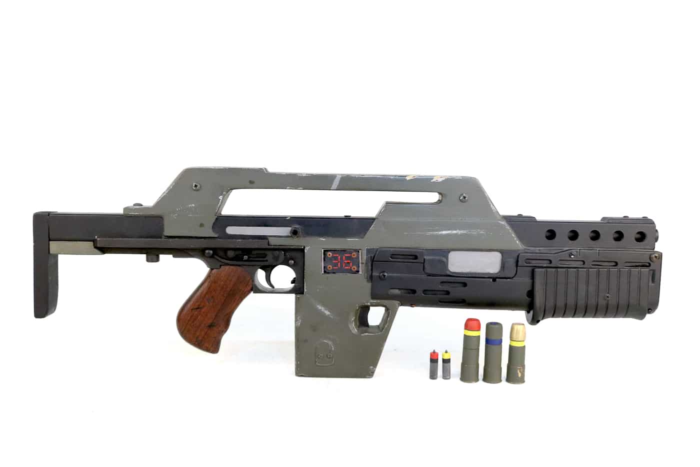 replica Pulse Rifle made by Will Dabbs