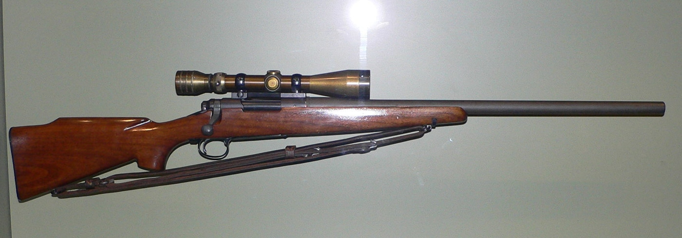 M40 rifle with Redfield 3-9x40 scope
